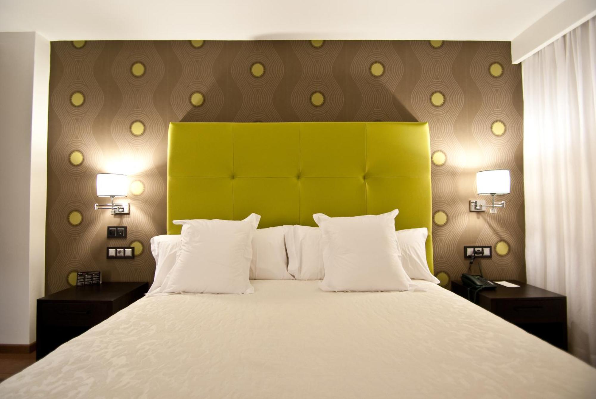 Hotel Infanta Leonor Эсиха Экстерьер фото